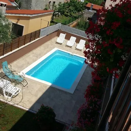 Apartmán Family Friendly With A Swimming Pool - 7610 *