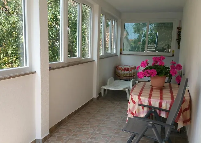 Family Friendly With A Swimming Pool - 7610 Apartmán *