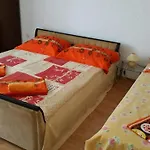 アパート Family Friendly With A Swimming Pool - 7610