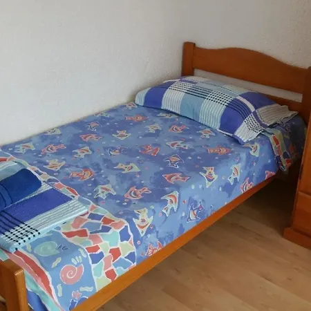 Family Friendly With A Swimming Pool - 7610