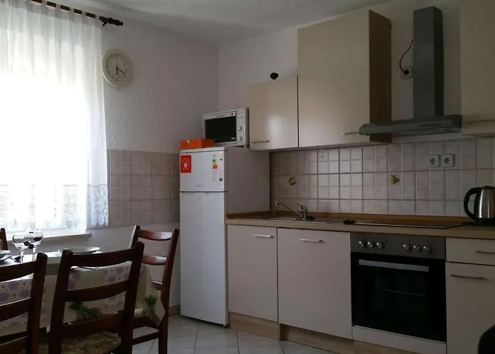 Family Friendly With A Swimming Pool - 7610 * Pula