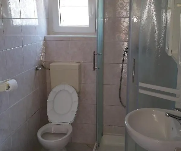 Family Friendly With A Swimming Pool - 7610 * Pula