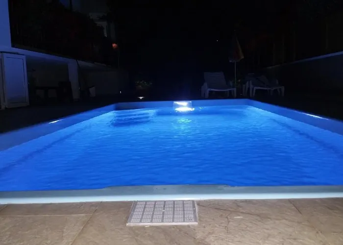 Apartment Family Friendly With A Swimming Pool - 7610